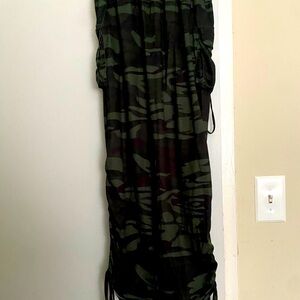 Fitted camouflage skirt with drawstrings - $20
